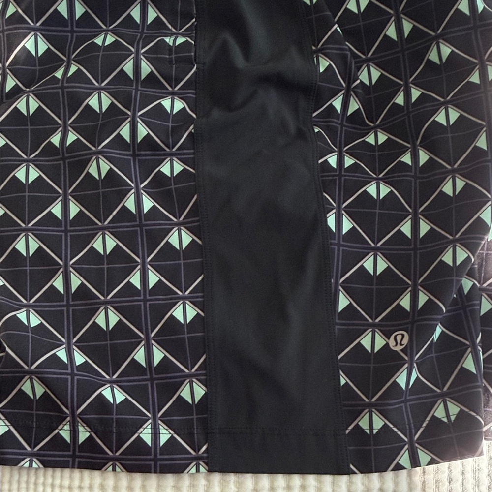 Geometric Patterned Shorts - image 2